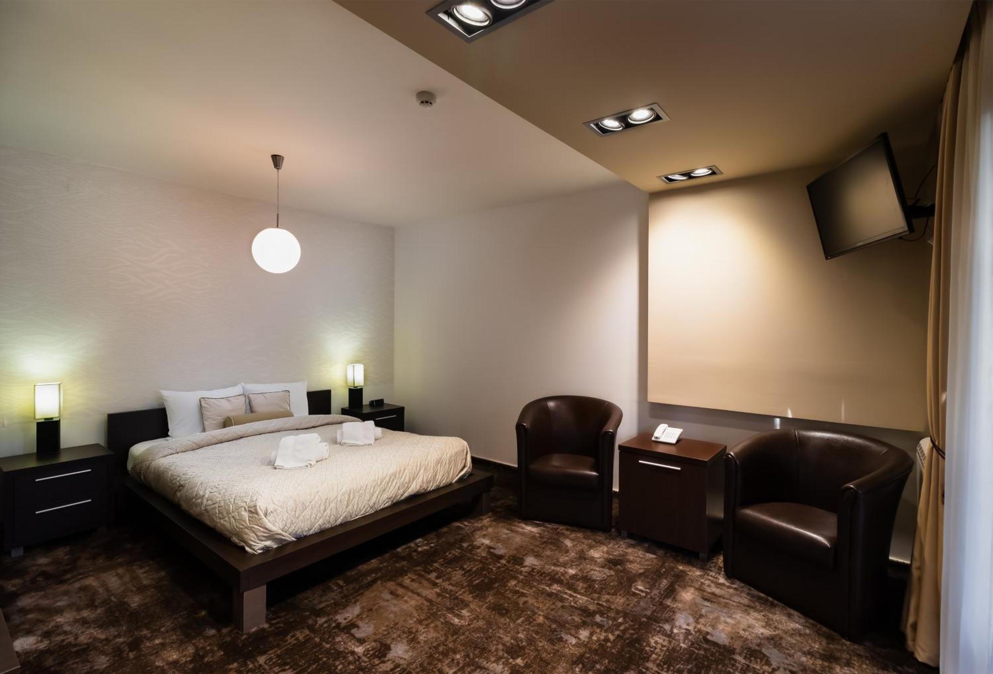Guest House Panorama Aqualux With Free Parking Novi Sad Room photo