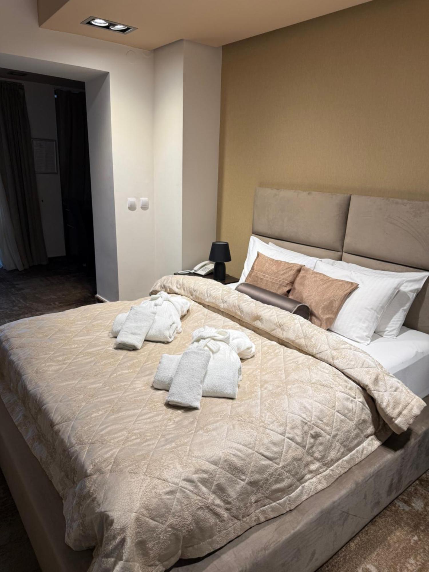 Guest House Panorama Aqualux With Free Parking Novi Sad Exterior photo