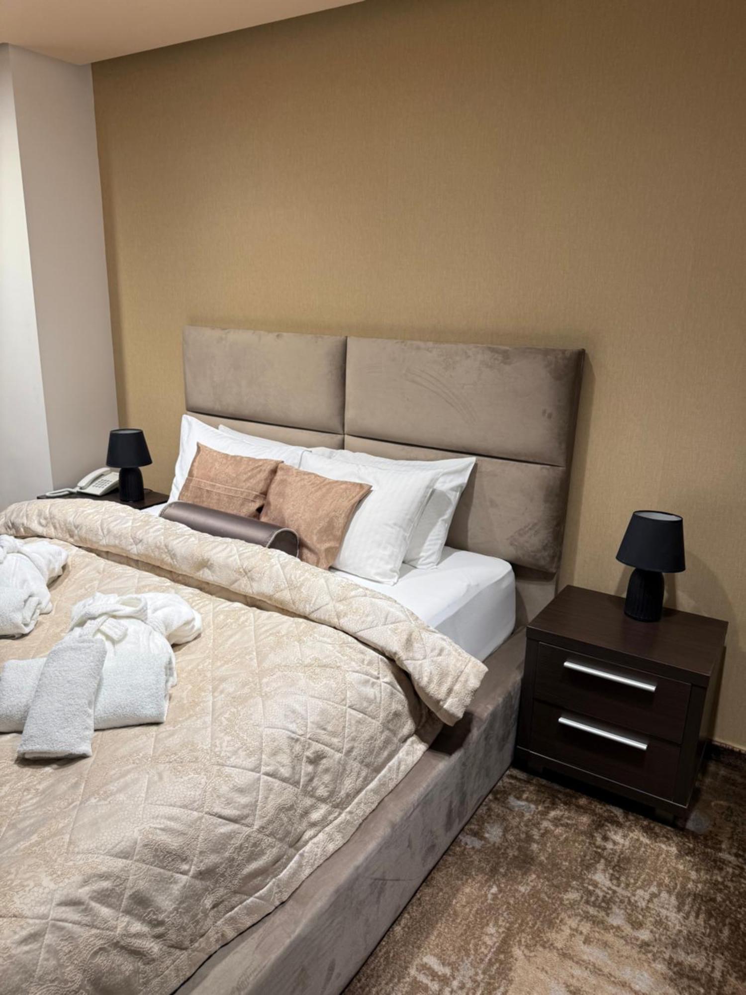Guest House Panorama Aqualux With Free Parking Novi Sad Exterior photo