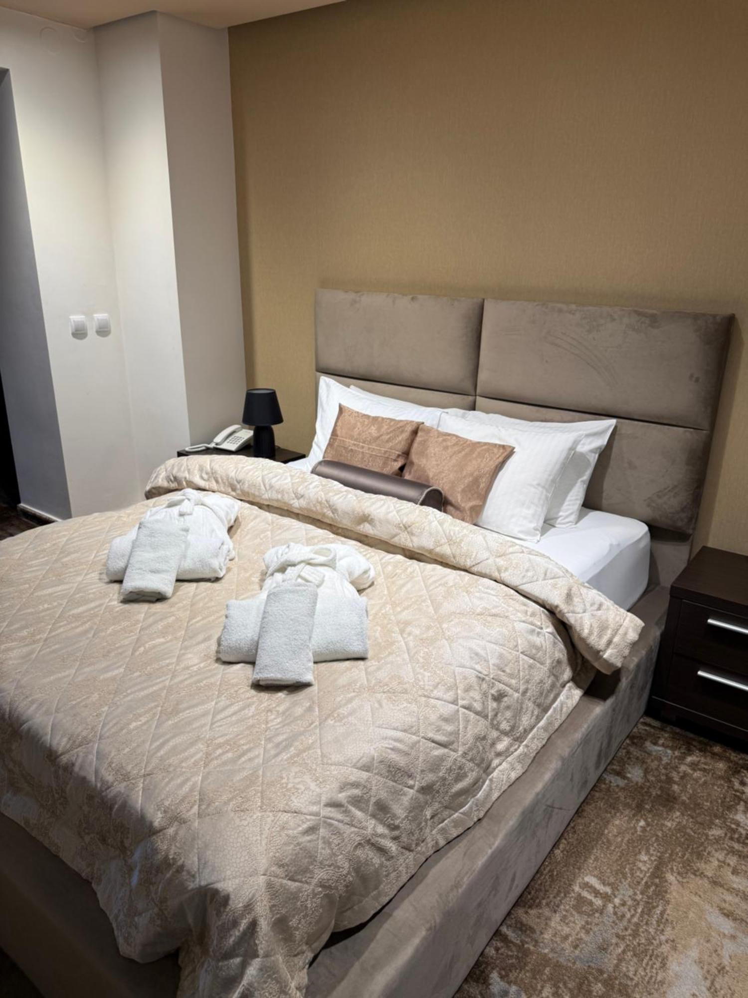 Guest House Panorama Aqualux With Free Parking Novi Sad Exterior photo