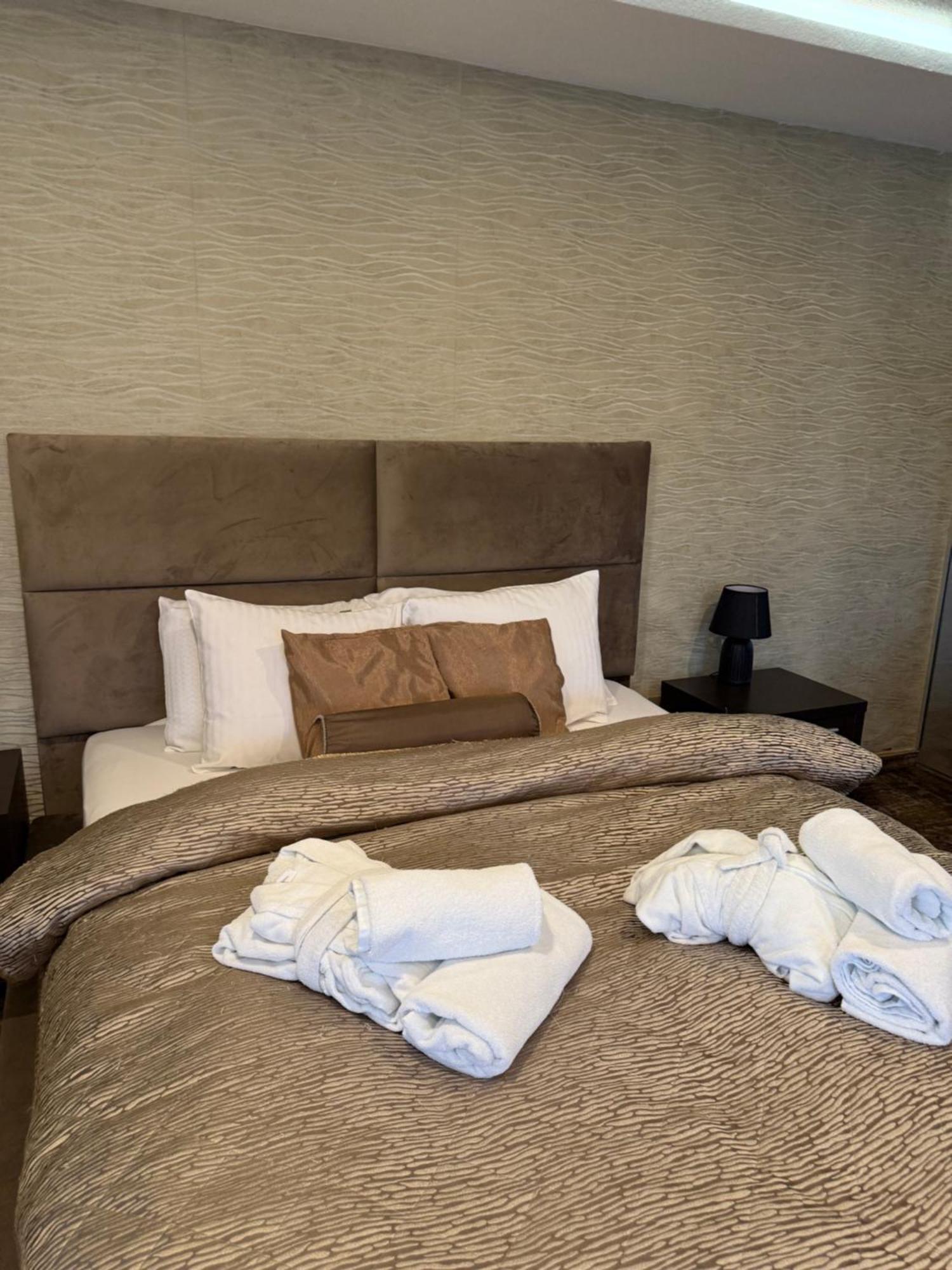 Guest House Panorama Aqualux With Free Parking Novi Sad Exterior photo