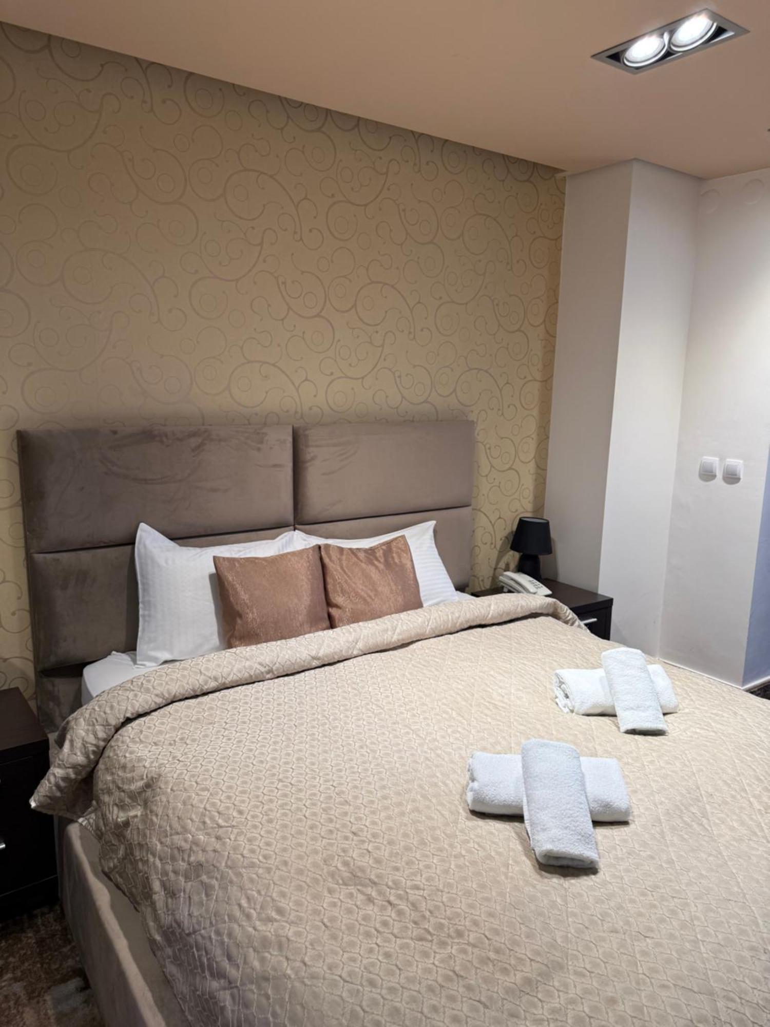 Guest House Panorama Aqualux With Free Parking Novi Sad Exterior photo