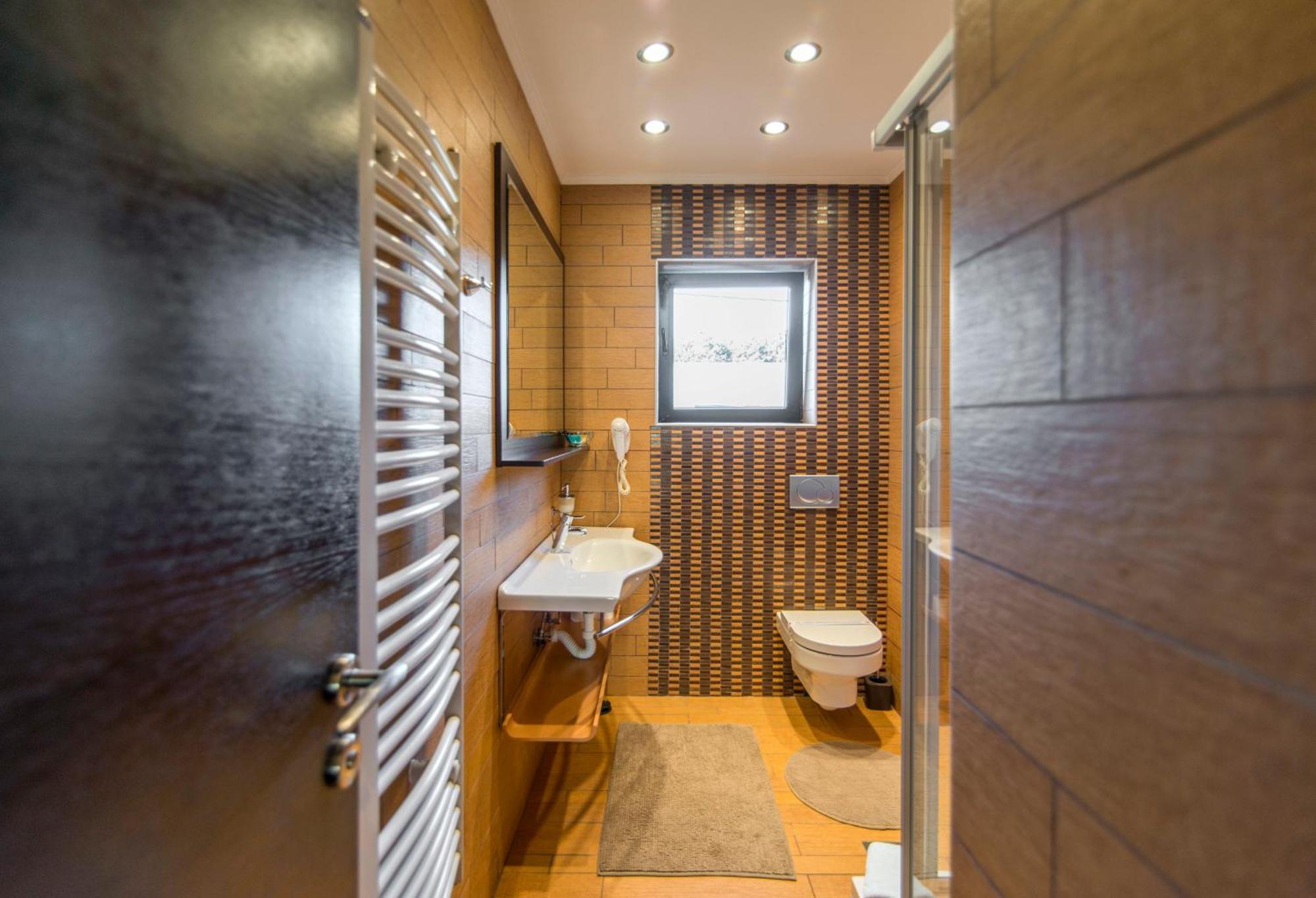 Guest House Panorama Aqualux With Free Parking Novi Sad Exterior photo